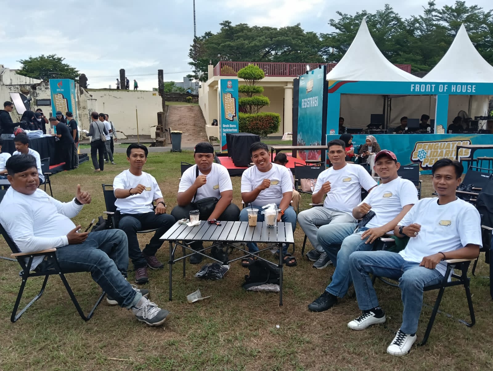 Solidaritas Pemuda Makassar di Benteng Fort Rotterdam