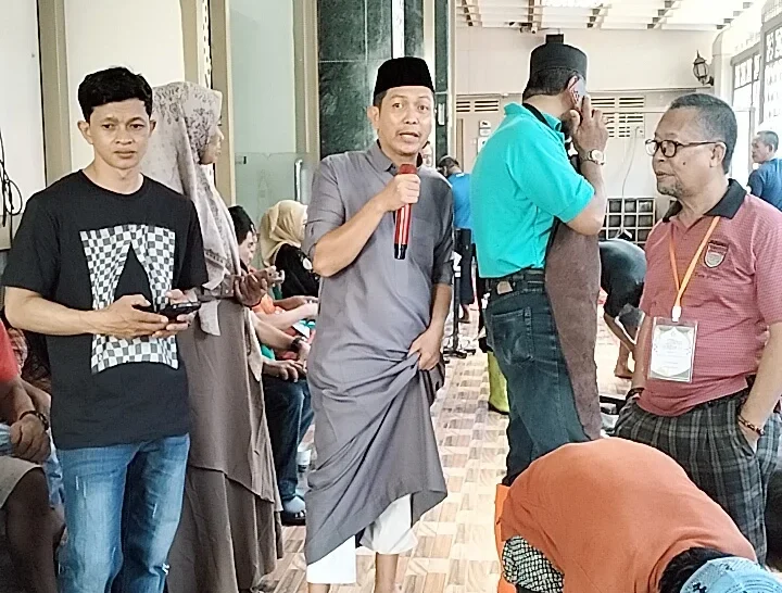 Panitia Kurban Masjid Raudhatul Muflihien sukses melaksanakan penyembelihan 11 ekor sapi dan membagikan daging kurban kepada masyarakat di Kecamatan Bontoala, Makassar.