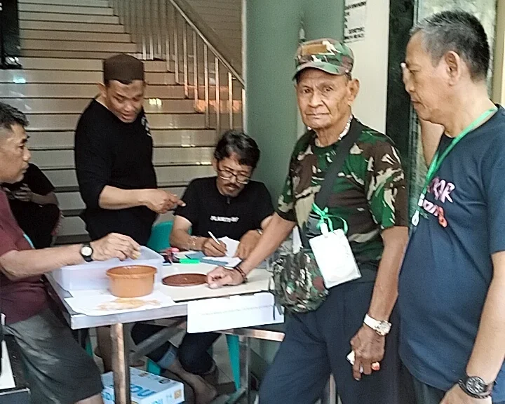 Panitia Kurban Masjid Raudhatul Muflihien sukses melaksanakan penyembelihan 11 ekor sapi dan membagikan daging kurban kepada masyarakat di Kecamatan Bontoala, Makassar.