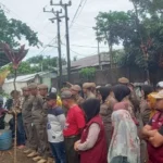 PKL Barawaja bongkar lapak secara mandiri