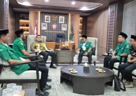 Ketua PW GP Ansor Sulsel Muhammad Ridwan Yusuf saat melakukan koordinasi pelaksanaan PKN dan Susbanpim bersama Wali Kota Makassar.