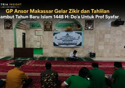 Kader GP Ansor Makassar mengikuti zikir bersama dan tahlilan dalam rangka Tahun Baru Islam 1448 Hijriah di Masjid H.M. Asyik.