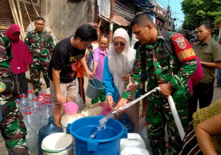 KNPI Makassar Salurkan Air Bersih untuk Warga Maccini Gusung