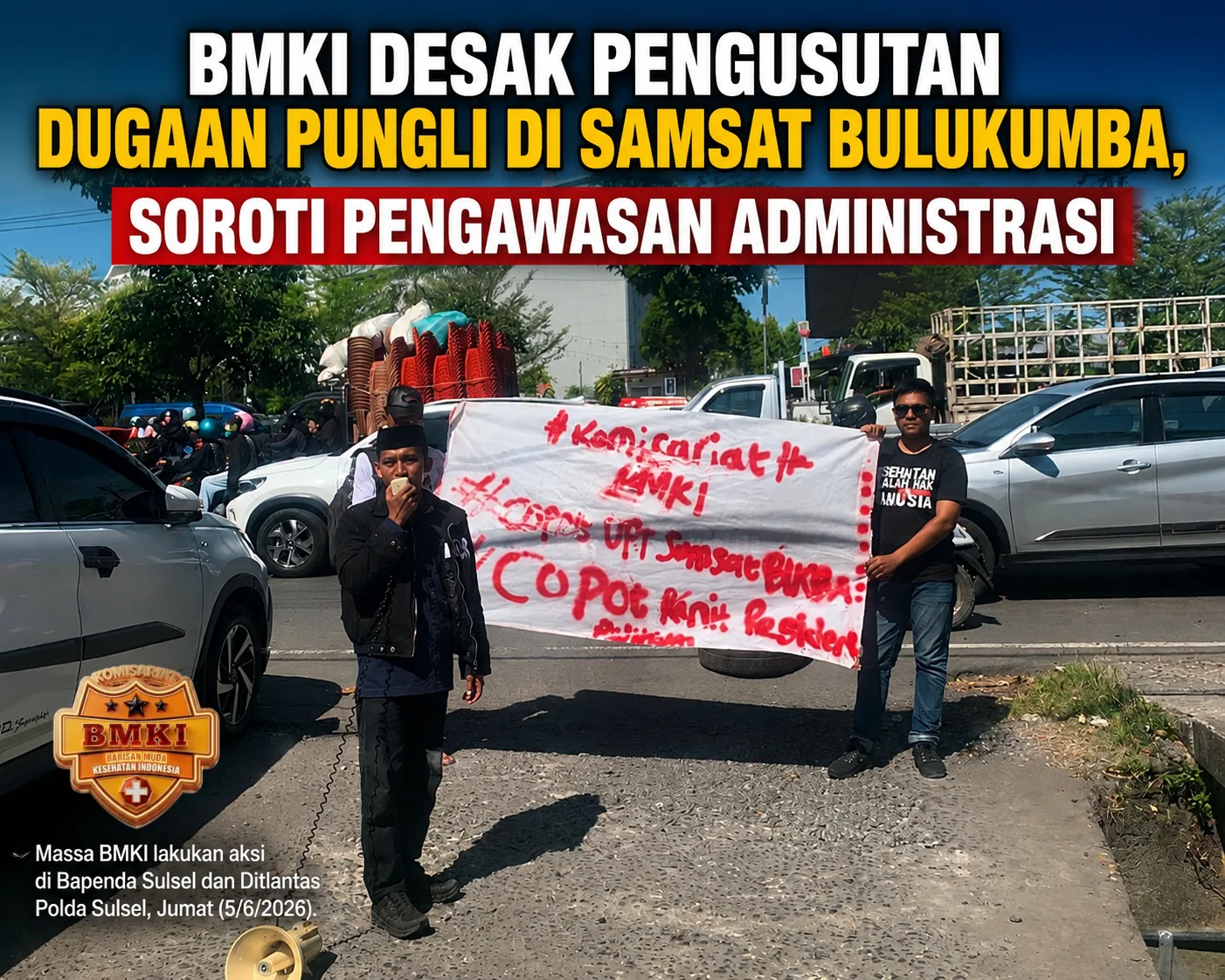 Massa BMKI menggelar aksi unjuk rasa terkait dugaan pungli di Samsat Bulukumba.