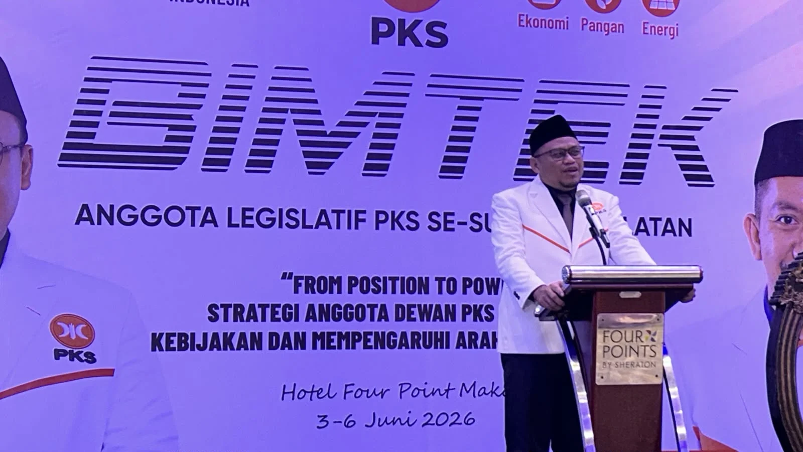 Bimtek anggota legislatif PKS Sulawesi Selatan di Makassar.