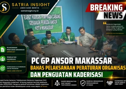 Pengurus PC GP Ansor Makassar saat menggelar rapat harian membahas Peraturan Organisasi dan penguatan kaderisasi.